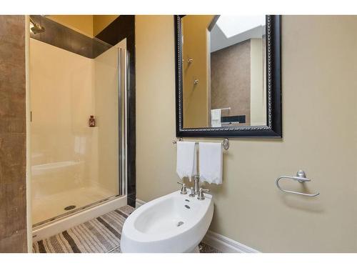 40 Panatella Manor Nw, Calgary, AB - Indoor Photo Showing Bathroom