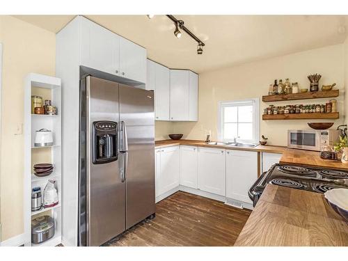 3715 14A Street Sw, Calgary, AB - Indoor Photo Showing Kitchen With Double Sink