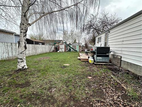 2 Briar Place, Strathmore, AB - Outdoor