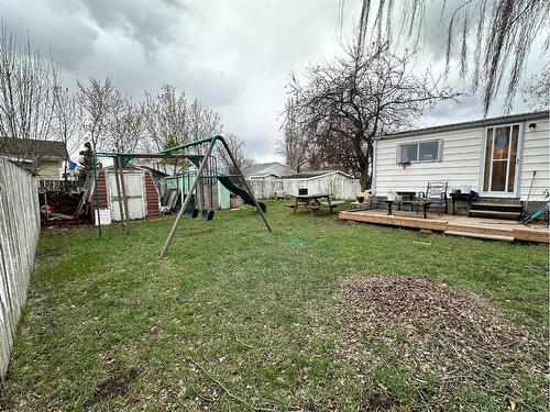 2 Briar Place, Strathmore, AB - Outdoor