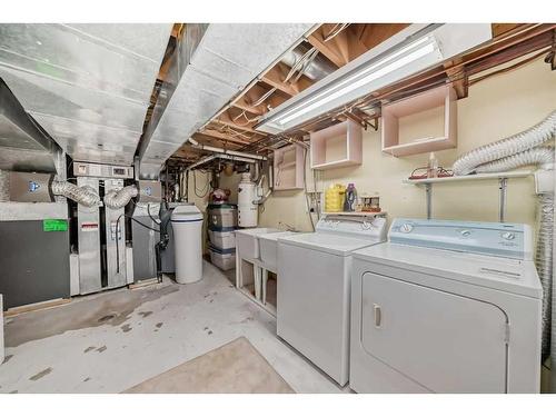 47 Woodmont Drive Sw, Calgary, AB - Indoor Photo Showing Laundry Room