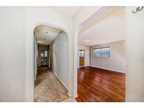 1116 Radnor Avenue Ne, Calgary, AB - Indoor Photo Showing Other Room