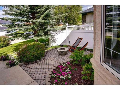 10827 Valley Springs Road Nw, Calgary, AB - Outdoor