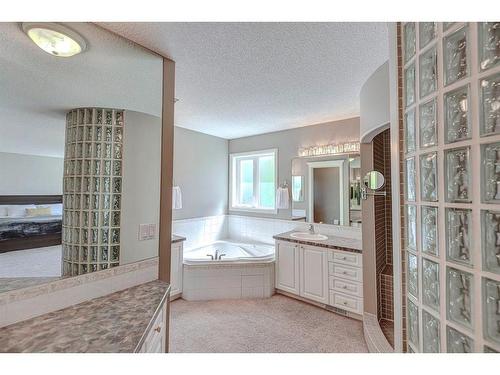 10827 Valley Springs Road Nw, Calgary, AB - Indoor Photo Showing Bathroom