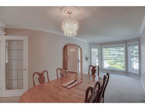 10827 Valley Springs Road Nw, Calgary, AB - Indoor Photo Showing Dining Room