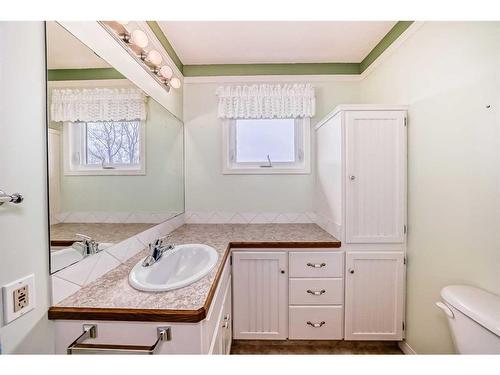 216027 562 Avenue East, Rural Foothills County, AB - Indoor Photo Showing Bathroom