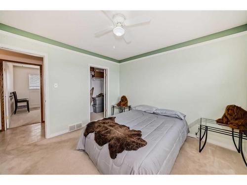 216027 562 Avenue East, Rural Foothills County, AB - Indoor Photo Showing Bedroom