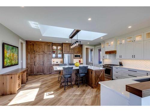 418145 48 Street West, Rural Foothills County, AB - Indoor Photo Showing Kitchen