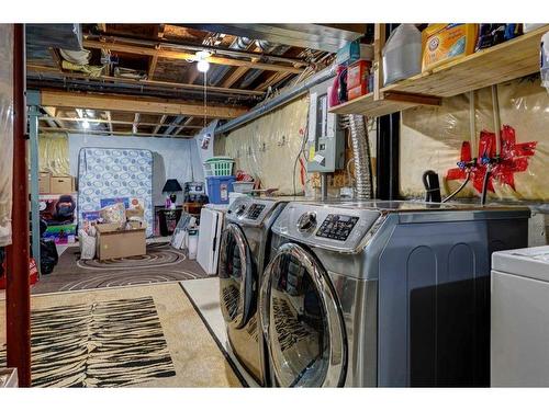211 Millview Green Sw, Calgary, AB - Indoor Photo Showing Laundry Room