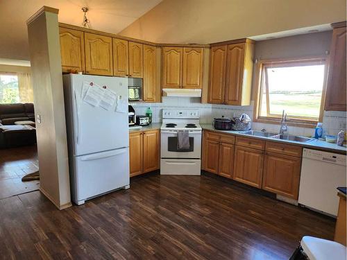 271236 Range Road 13 Nw, Airdrie, AB - Indoor Photo Showing Kitchen With Double Sink