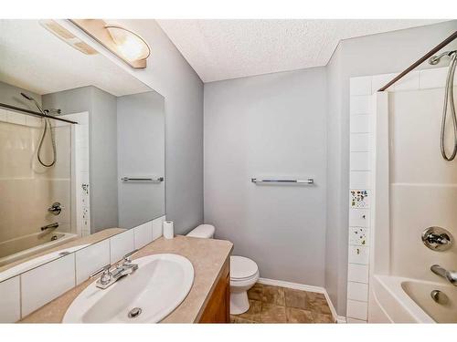 142 Saddlebrook Point Ne, Calgary, AB - Indoor Photo Showing Bathroom