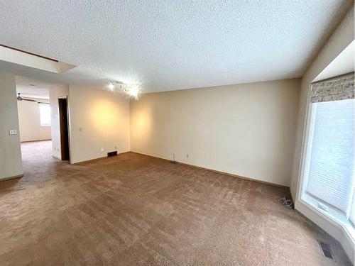 71 Appletree Crescent Se, Calgary, AB - Indoor Photo Showing Other Room
