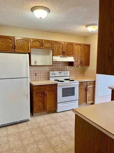 71 Appletree Crescent Se, Calgary, AB - Indoor Photo Showing Kitchen