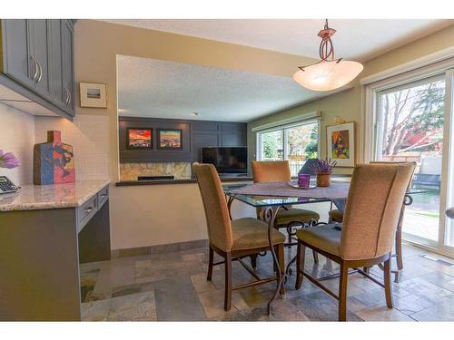 68 Woodfield Road Sw, Calgary, AB - Indoor Photo Showing Dining Room