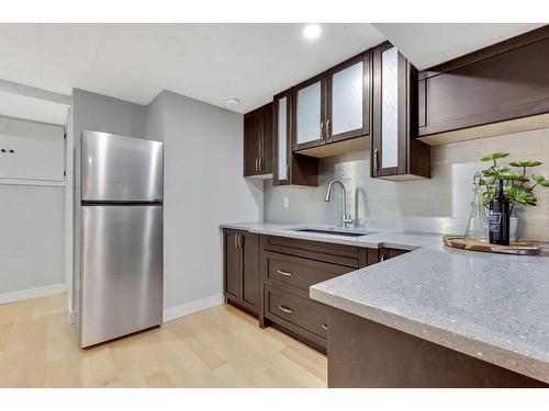 1525 Northmount Drive Nw, Calgary, AB - Indoor Photo Showing Kitchen With Upgraded Kitchen