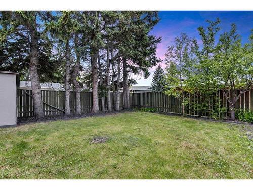 1525 Northmount Drive Nw, Calgary, AB - Outdoor With Exterior