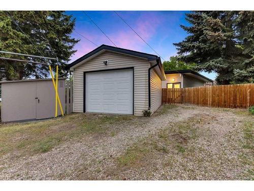 1525 Northmount Drive Nw, Calgary, AB - Outdoor With View
