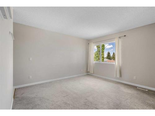 165 Shawbrooke Close Sw, Calgary, AB - Indoor Photo Showing Other Room