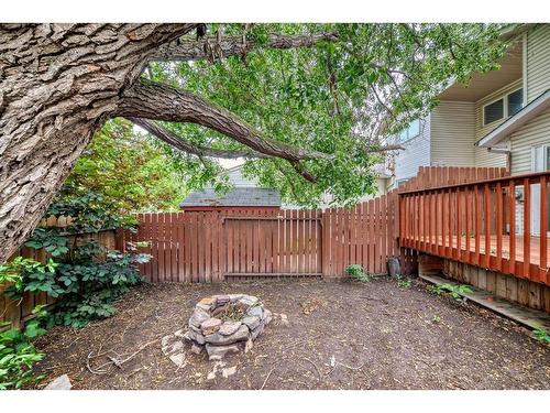 163 Deerview Way Se, Calgary, AB - Outdoor