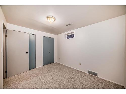 163 Deerview Way Se, Calgary, AB - Indoor Photo Showing Other Room