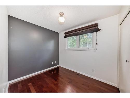 163 Deerview Way Se, Calgary, AB - Indoor Photo Showing Other Room