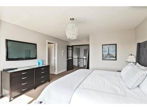 19 Auburn Sound Cove Se, Calgary, AB - Indoor Photo Showing Bedroom