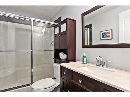 19 Auburn Sound Cove Se, Calgary, AB - Indoor Photo Showing Bathroom