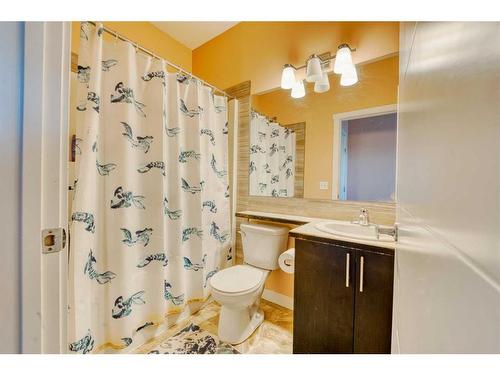128 Redstone View Ne, Calgary, AB - Indoor Photo Showing Bathroom