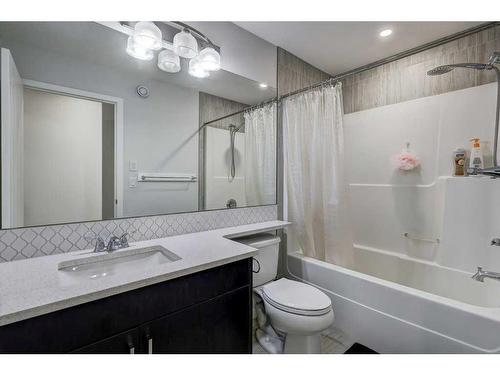 164 Livingston Parade Ne, Calgary, AB - Indoor Photo Showing Bathroom