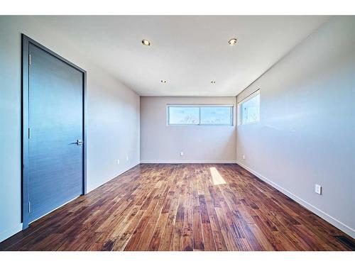 2714 18 Street Nw, Calgary, AB - Indoor Photo Showing Other Room