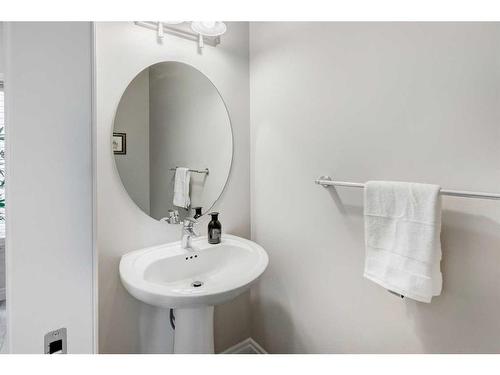 55 Nolancrest Manor Nw, Calgary, AB - Indoor Photo Showing Bathroom