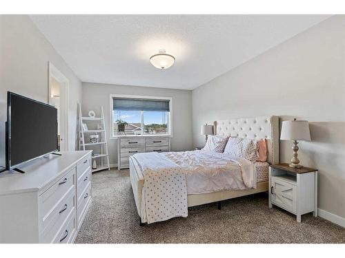 2 Valarosa Court, Didsbury, AB - Indoor Photo Showing Bedroom