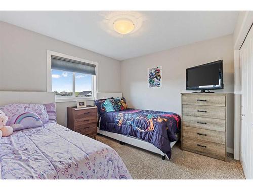 2 Valarosa Court, Didsbury, AB - Indoor Photo Showing Bedroom