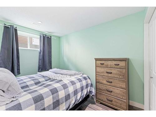 2 Valarosa Court, Didsbury, AB - Indoor Photo Showing Bedroom