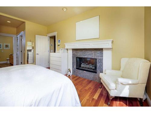 328 Signature Court Sw, Calgary, AB - Indoor With Fireplace