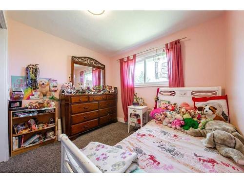 53312 Range Road 105, Rural Yellowhead County, AB - Indoor Photo Showing Bedroom