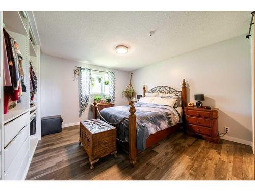 53312 Range Road 105, Rural Yellowhead County, AB - Indoor Photo Showing Bedroom