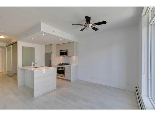 806-1501 6 Street Sw, Calgary, AB - Indoor Photo Showing Kitchen