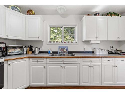 360003 Range Road 5-0, Rural Clearwater County, AB - Indoor Photo Showing Kitchen With Double Sink