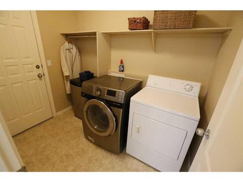 132 Evergreen Heights Sw, Calgary, AB - Indoor Photo Showing Laundry Room