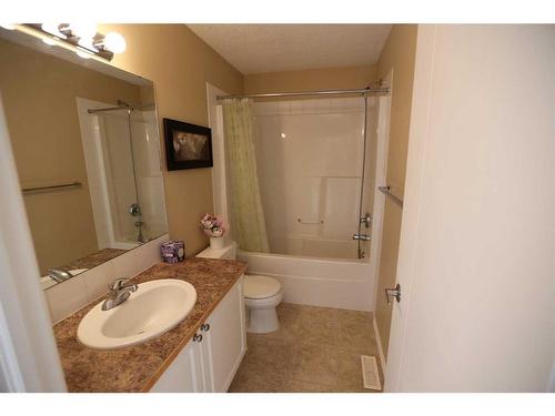 132 Evergreen Heights Sw, Calgary, AB - Indoor Photo Showing Bathroom