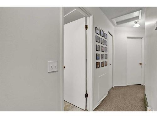 7708 Hunterview Drive Nw, Calgary, AB - Indoor Photo Showing Other Room