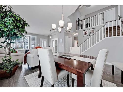 136 Hawkdale Close Nw, Calgary, AB - Indoor Photo Showing Dining Room