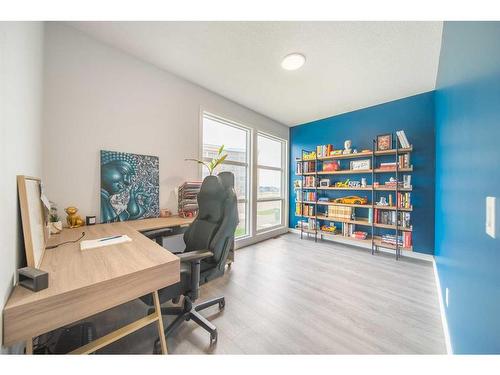 213 Wolf Willow Boulevard Se, Calgary, AB - Indoor Photo Showing Office