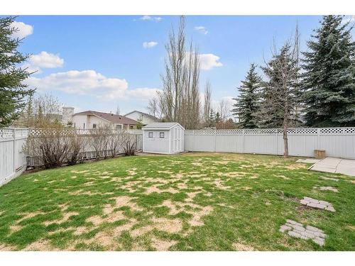 367 Hidden Vale Place Nw, Calgary, AB - Outdoor With Backyard