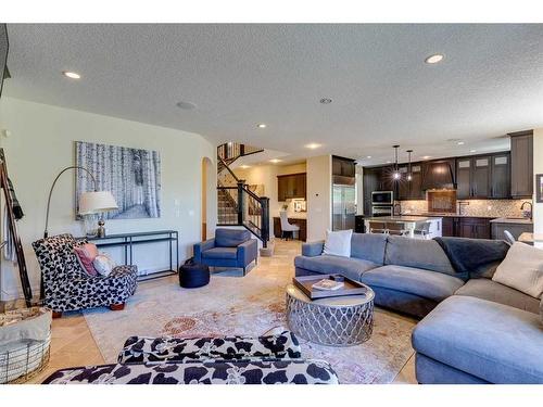 15 Crestridge Point Sw, Calgary, AB - Indoor Photo Showing Living Room