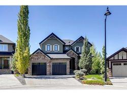 15 Crestridge Point SW Calgary, AB T3B 0L6