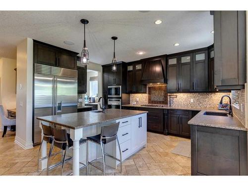 15 Crestridge Point Sw, Calgary, AB - Indoor Photo Showing Kitchen With Upgraded Kitchen