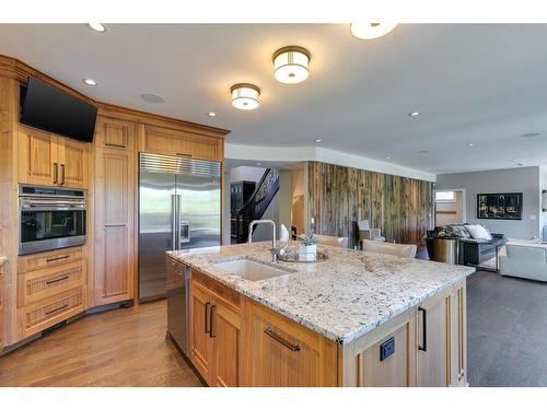 626 Riverdale Avenue Sw, Calgary, AB - Indoor Photo Showing Kitchen With Upgraded Kitchen