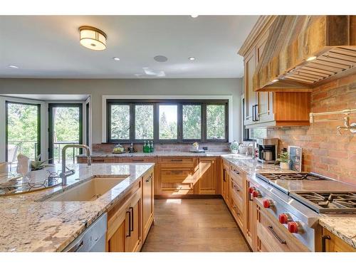 626 Riverdale Avenue Sw, Calgary, AB - Indoor Photo Showing Kitchen